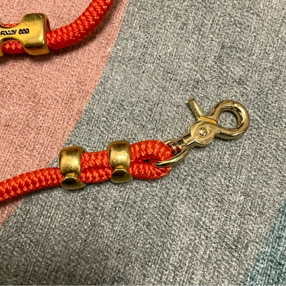 Chic orange and Gold dog leash - Picture 2 of 3